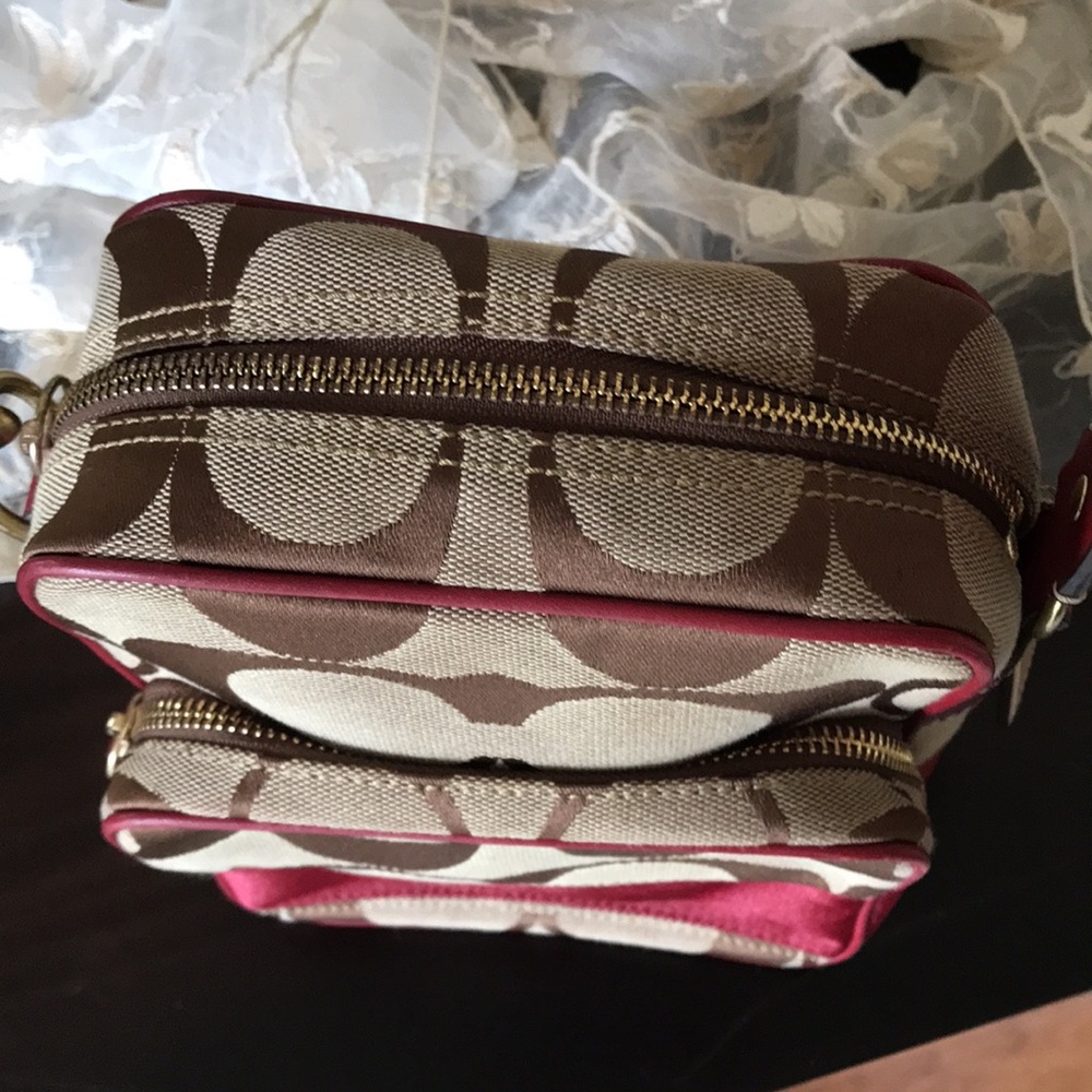 Coach Vintage Signature Swingback Crossbody Purse, Y2K 2006, 10128 - Picture 11 of 16